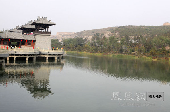 山堂水殿 缀目新眺大同灵岩寺