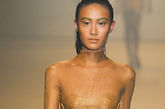 巴黎2012春夏时装周Thierry Mugler，再掀裸色风潮。