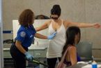 美国机场搜身安检指向隐私部位惹争议