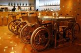 2007年3月15日，这家餐厅在新加坡，做为一家另类的医院主题餐厅，从照明、座椅到餐具都是能在医院里找到的器具。
