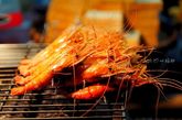 高雄六合夜市。新鲜的烤海虾，看起来就很有食欲。