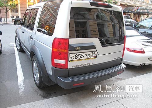 实拍俄罗斯街头各种豪车