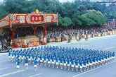     1991年台湾“国庆”阅兵，政战学校的女生和女青年工作大队组成的方阵