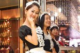 近日，一家以女仆装扮为特色的餐厅亮相昆明，餐厅内的服务员都是日本动漫里的可爱女仆形象。全国各地的女仆餐厅已经遍地开花，有好事者探访去各地共九家女仆餐厅，评选出成都妹子最美，汕头服务最好的排名。