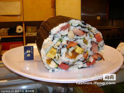日本造世界最大寿司卷 重约6公斤