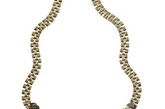 珠宝品牌Lulu Frost推出的“100 Year”珠宝系列的灵感来自于设计师Lisa Salzer的个人古董珠宝收藏。设计师将这些诞生在1860年~1960年之间的珠宝的特色元素罗列出来，一个作品上至少有6件古董珠宝的零件，组合再创造，得到一件“100 Year”珠宝作品。我们看到的这个“100 Year”珠宝首饰系列各种材质的珠宝、材质组成，花朵、叶子、昆虫都被运用到，每一款造型复杂华美的首饰，背后都蕴藏着属于不同时代的风格的时尚故事。 