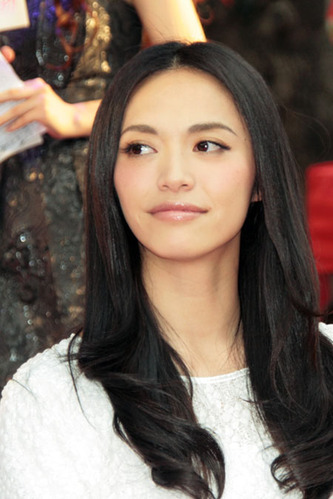 女星巧用发型减龄还瘦脸