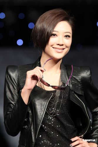 女星巧用发型减龄还瘦脸