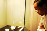 2011年10月15日，中国民间藏玉精品展在杭州举行，展出从全国几万件民间藏玉中甄选出来的200余件精品，从新石器时代到现代的代表性玉器均有呈现，这次展览也是本届民间藏玉展继北京之后全国巡展的第二站。（摄影：朱引炜）