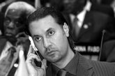 卡扎菲的第四个儿子到底有没有被执政当局抓获，这几天来是传言四起，各种消息都有，执政当局对此抱有希望，但并无法确认，并且表示革命胜利在即，不过擒拿卡扎菲并不是他们的作战目标。