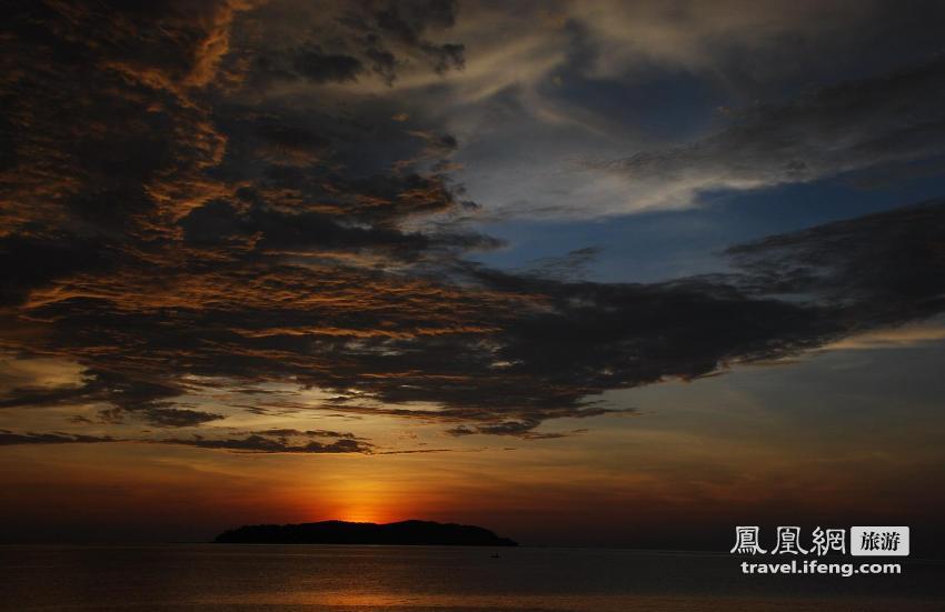 马来西亚热浪岛 在岛上雨林中寻幽探秘