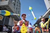 第16届拉丁美洲小丑大会开幕式在墨西哥城举行，来自秘鲁、伯利兹、尼加拉瓜、洪都拉斯、危地马拉的500多名小丑参加了此次大会。大会将持续到10月20日结束。

