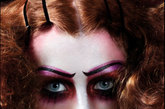 Illamasqua 2011秋冬彩妆“未名剧场” (Theatre of the Nameless) 系列。
