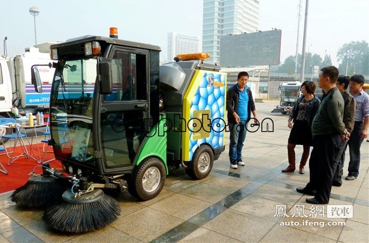 城市游侠环境清洁车 功能多样如“变形金刚”