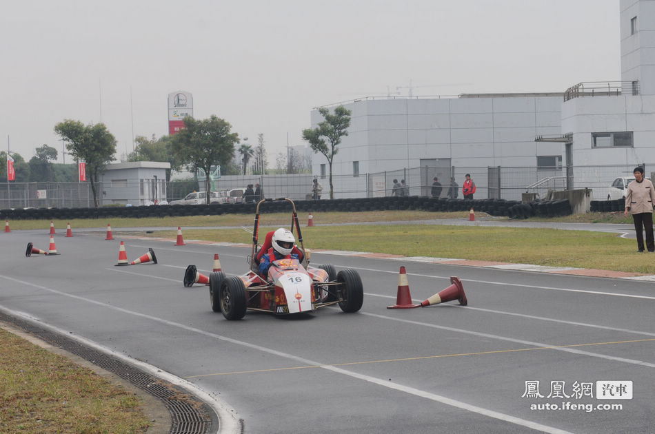 2011中国大学生方程式汽车大赛圆满落幕