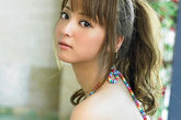 在被美国网站评为日本最美面孔美女后，佐佐木希就被称为“美国人最喜欢的日本第一纯情美少女”。
