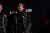 香港著名演员唐文龙一身黑色搭配低调亮相利郎红毯。即使如此，仍旧引得现场无数闪光灯的聚焦。