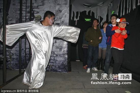 万圣南瓜节派对 僵尸制造恐怖气氛 