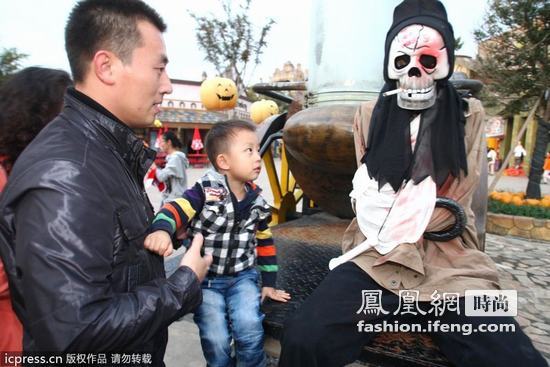 万圣南瓜节派对 僵尸制造恐怖气氛 