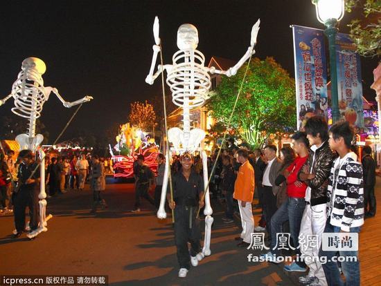 万圣南瓜节派对 僵尸制造恐怖气氛 