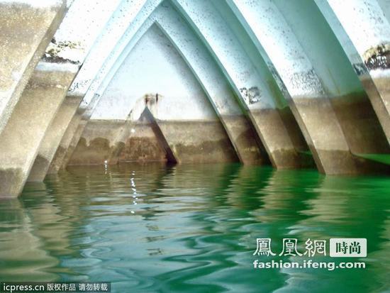 鬼斧神工 世界各地水下教堂重见天日 