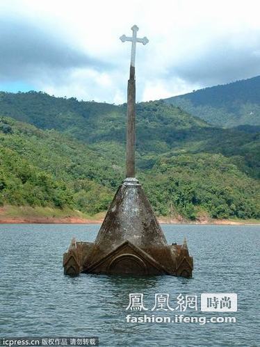 鬼斧神工 世界各地水下教堂重见天日 