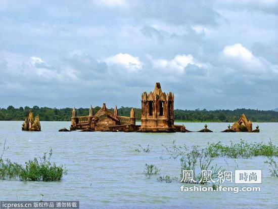 鬼斧神工 世界各地水下教堂重见天日 