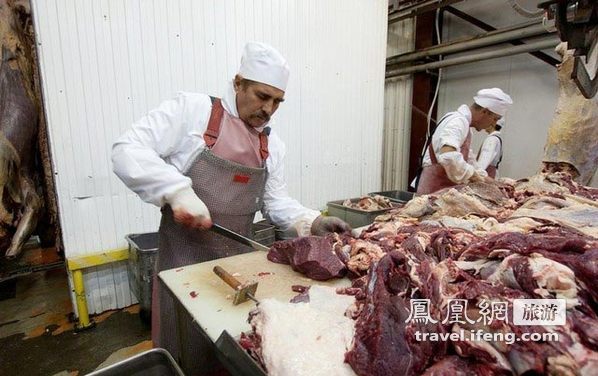 走进“西伯利亚美食”工厂制作食品的幕后