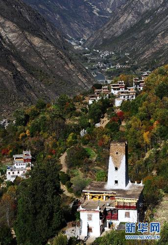 神秘古建筑遗迹：丹巴古碉群