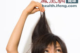 7.在掉头发的部位，经常用生姜擦一擦，可促进头发生长。（资料图）
