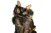 Louis Vuitton在奢侈品界一向以奢华稳重为本，但时不时也会展出一些可爱的作品来唤起我们的童心，这次的动物造型设计是委托英国艺术家Billie Achilleos以动物园为主题，以LV的包袋为素材制作了29件惟妙惟肖的小动物塑像，实在是招人可爱，此作品衣橱估计很多女生都会按捺不住自己的荷包吧。当然花了大价钱的合作不会只是锁在柜子里，这个系列即将举行世界巡回展出，不知会不会有一站叫做北京呢？

