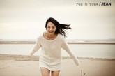 韩国女艺人申敏儿为美国品牌拍写真，秀完美修长身材。