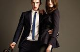 为英国最顶级的时装品牌之一，Burberry的经典款双排扣风衣让无数人为之痴迷。最新的2012春夏系列，除了Burberry经典的双排扣大衣以外，更有套装西装等其他优雅的单品出现。好穿的米色、黑色、棕色的运用让每一款单品都成为你衣橱的必备百搭良品。 
