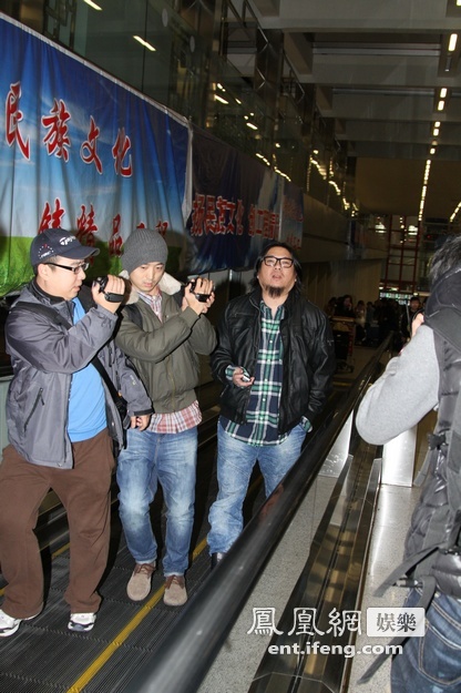 高晓松低调回京机场被拍 不愿再提狱中生活[高