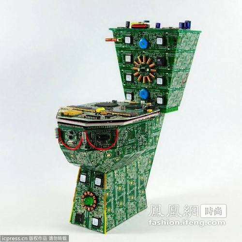 世界最酷“电路板”马桶 你敢不敢坐？