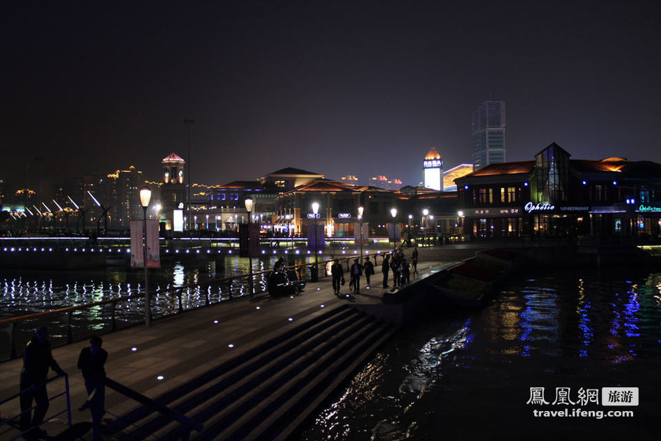 夜游金鸡湖 梦幻摩天轮许下美好愿望