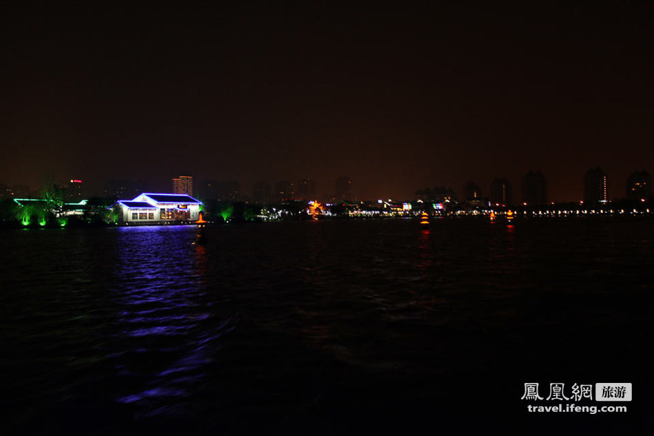 夜游金鸡湖 梦幻摩天轮许下美好愿望