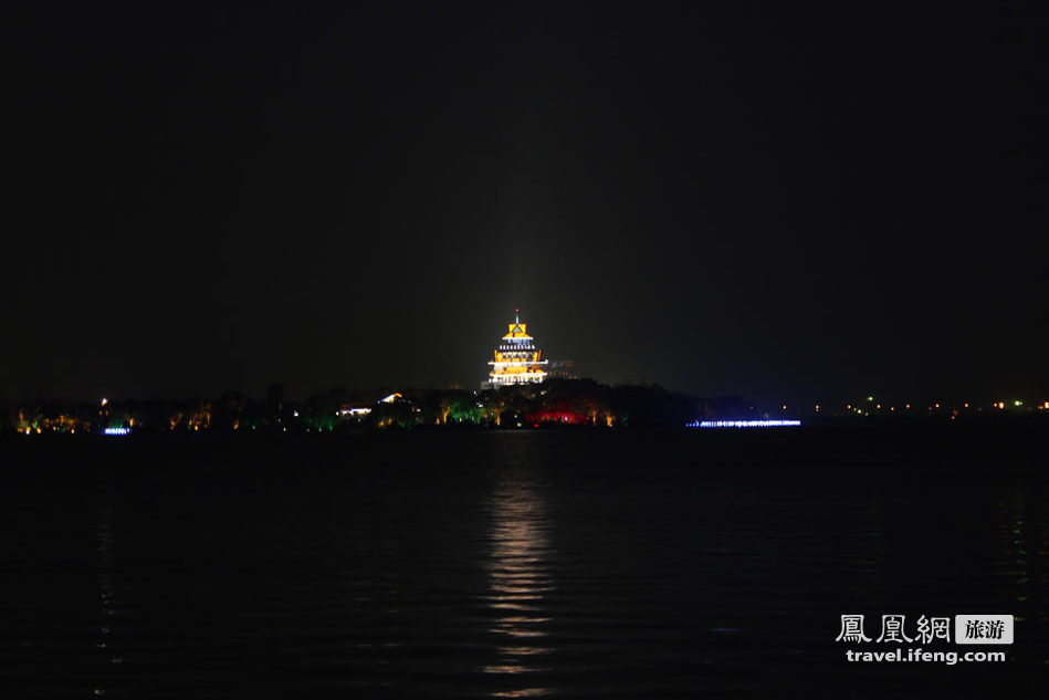 夜游金鸡湖 梦幻摩天轮许下美好愿望