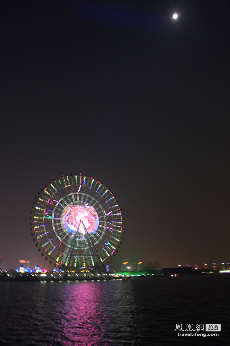 夜游金鸡湖 梦幻摩天轮许下美好愿望