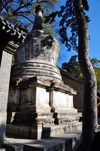 秋游潭柘寺 千年古刹赏尽浓浓秋意(组图)