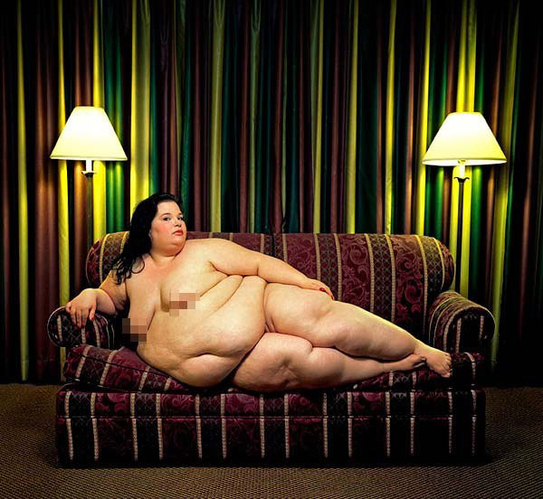 超级肥胖女人大胆拍写真 丰满胖女的别样风情