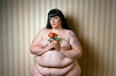 超级肥胖女人裸体拍写真，丰满胖女的别样风情。