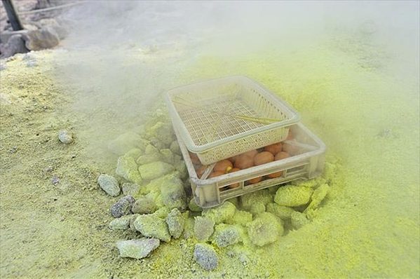 北海道品尝最正宗的硫磺火山蛋