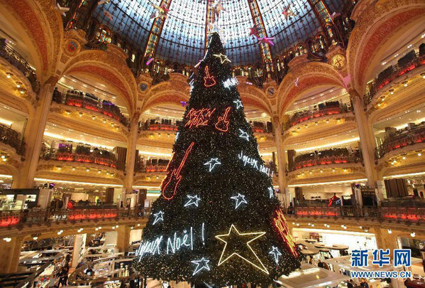 巴黎老佛爷盛装迎圣诞