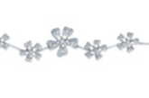 艳光四射的Wildflowers系列顶级指环在巧夺天工的花朵上，密钉镶嵌241颗美钻，总重2.50克拉，精雕细琢的精湛工艺将120年无与伦比的传统展示得淋漓尽致。
