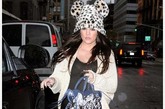 Khloe Kardashian
变成豹纹的米奇，好暖和啊~

