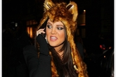 Kourtney Kardashian
女星中最爱动物帽子的就是她了，之后还有两款表现给大家看。

