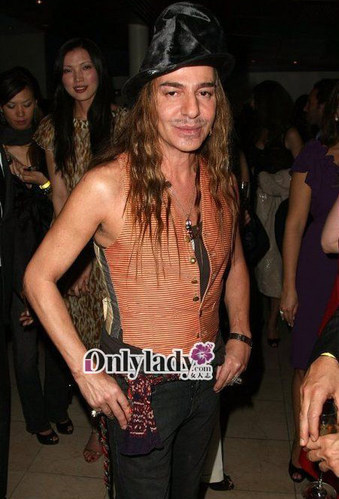 John Galliano 17款经典造型回顾