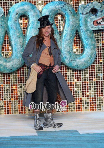 John Galliano 17款经典造型回顾