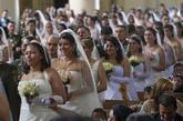 哥伦比亚波哥大，警察举行集体婚礼，场面尤为壮观。